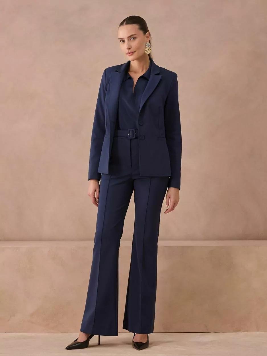 Blazer algodão acinturado alfaiataria - ref: 260008 - R$ 679,90 em 6x de R$ 113,32 + Calça flare algodão com cinto - ref: 260040 - R$ 489,90 em 6x de R$ 81,65