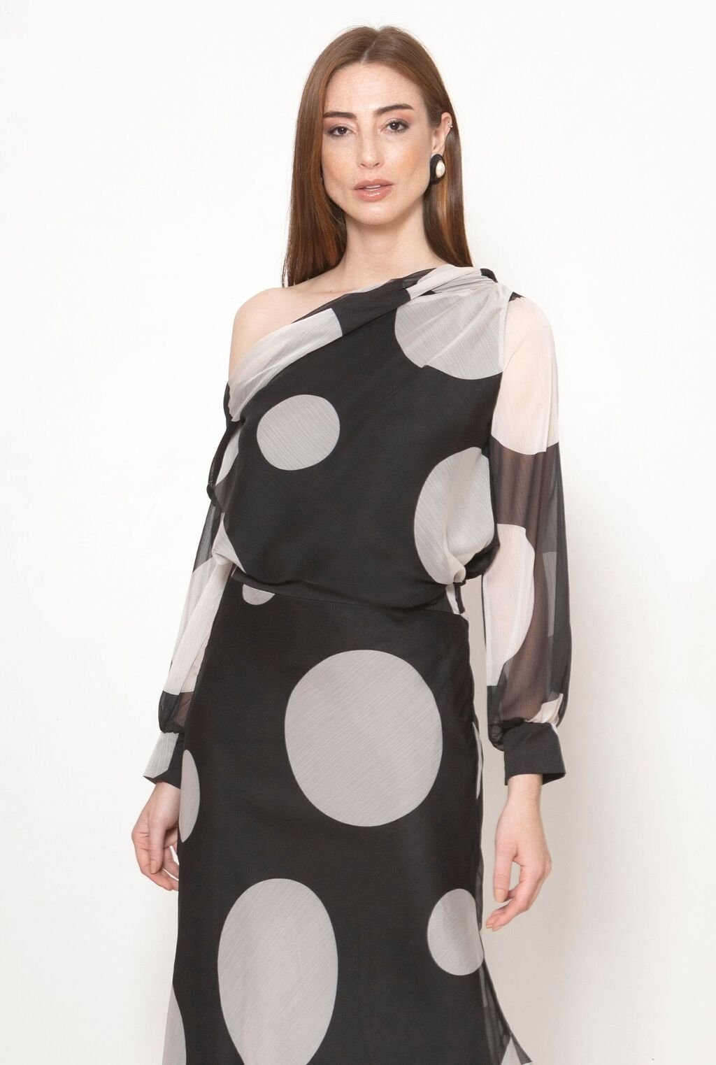 Blusa chiffon poá - ref: 612507 - R$ 899,90 em 6x de R$ 149,98