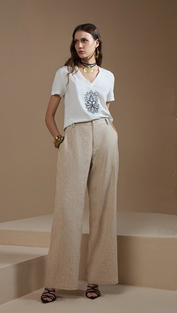 Blusa viscose com aplicação - ref: 34112053 - R$ 229,90 em 6x de R$ 38,32