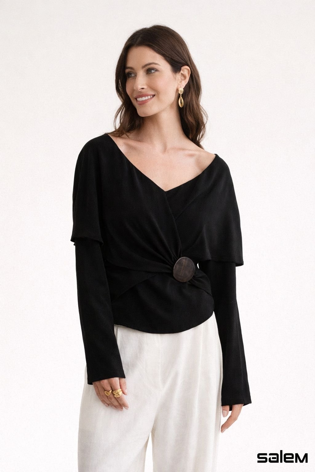 Blusa viscose fivela concha - ref: 1013794 - R$ 599,90 em 6x de R$ 99,88