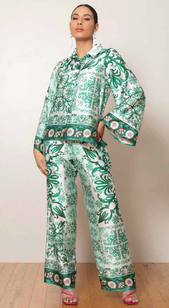 Camisa cetim estampada - ref: 2532336 - R$ 999,90 em 6x de R$ 166,65 + Pantalona cetim estampada - ref: 2535259 - R$ 789,90 em 6x de R$ 131,65   