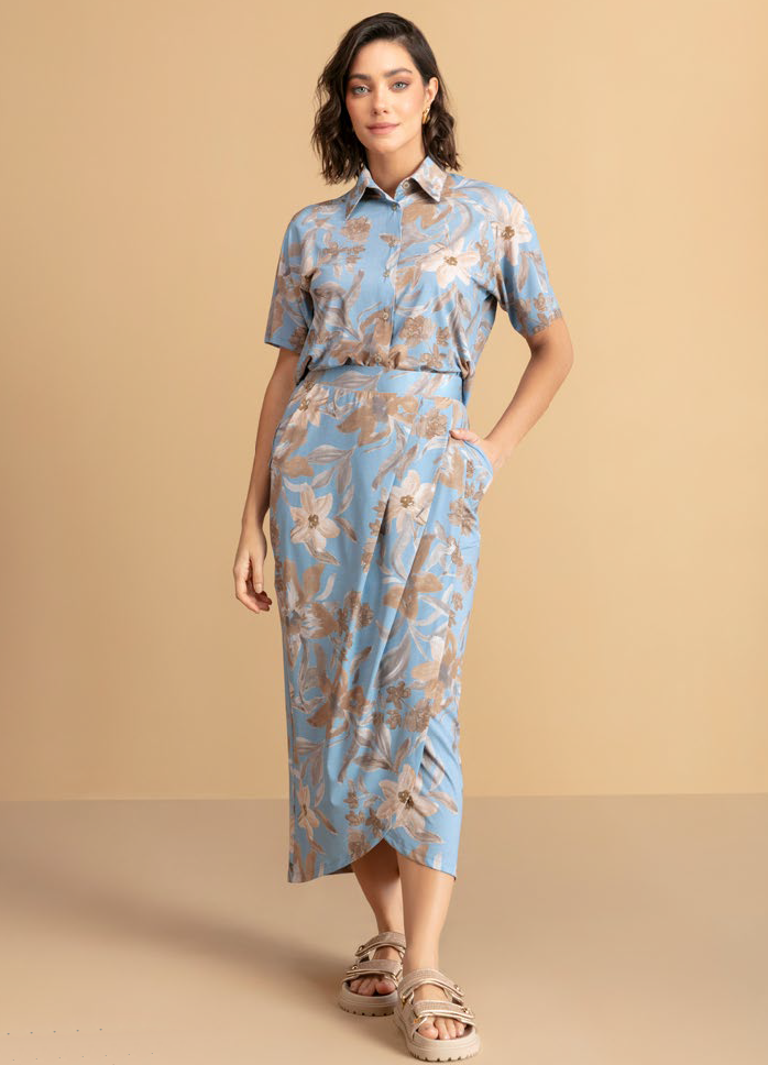 Camisa fluity estampada Básico Brasil - ref: 043089 - R$ 599,90 em 6x de R$ 99,98 + Saia midi fluity envelope estampada Básico Brasil - ref:  043088  - R$ 629,90 em 6x de R$ 104,98