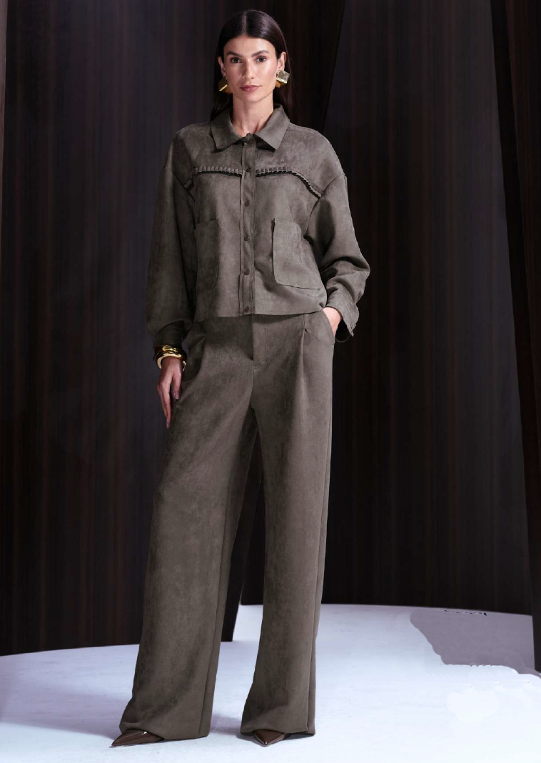 Camisa Suede Detalhe Plissado Alphorria - Ref 199071 - R$ 689,90 em 6x de R$ 114,98