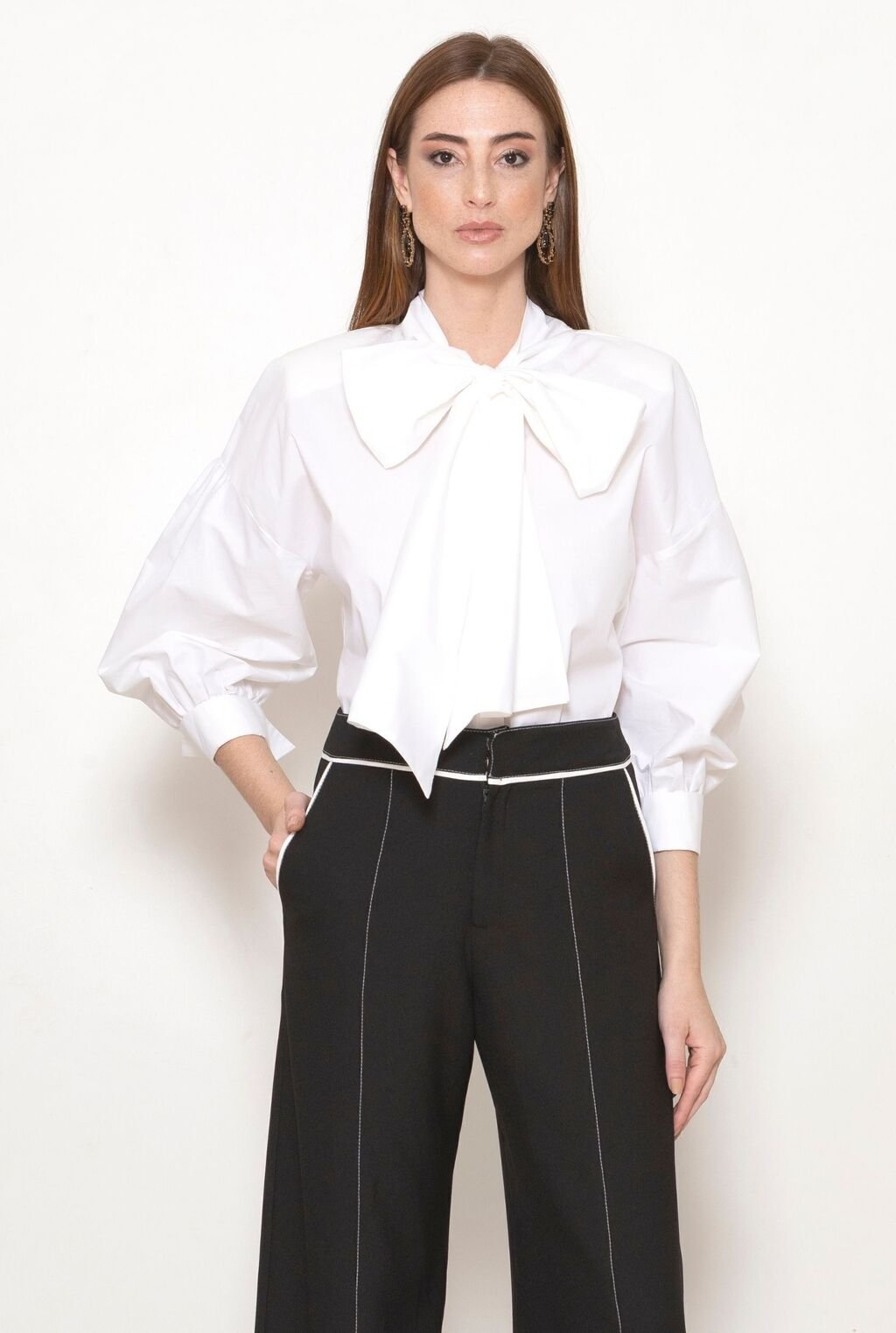 Camisa tricoline com laço - ref: 2612448 - R$ 869,90 em 6x de R$ 144,98