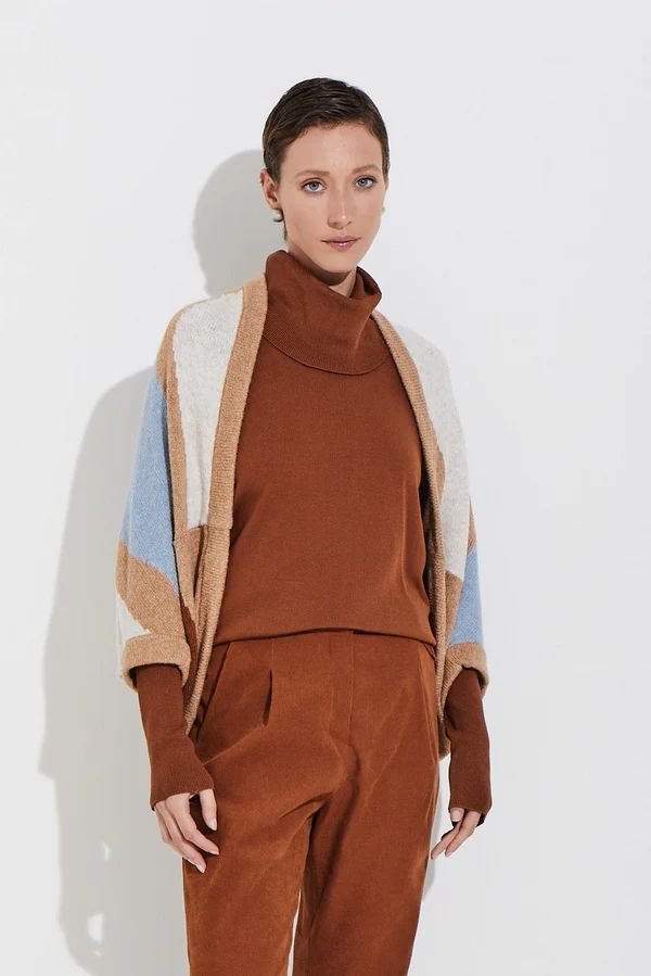 Casulo tricot amplo viviane Furrier - ref: 218050 - R$ 579,90 em 6x de R$ 96,65