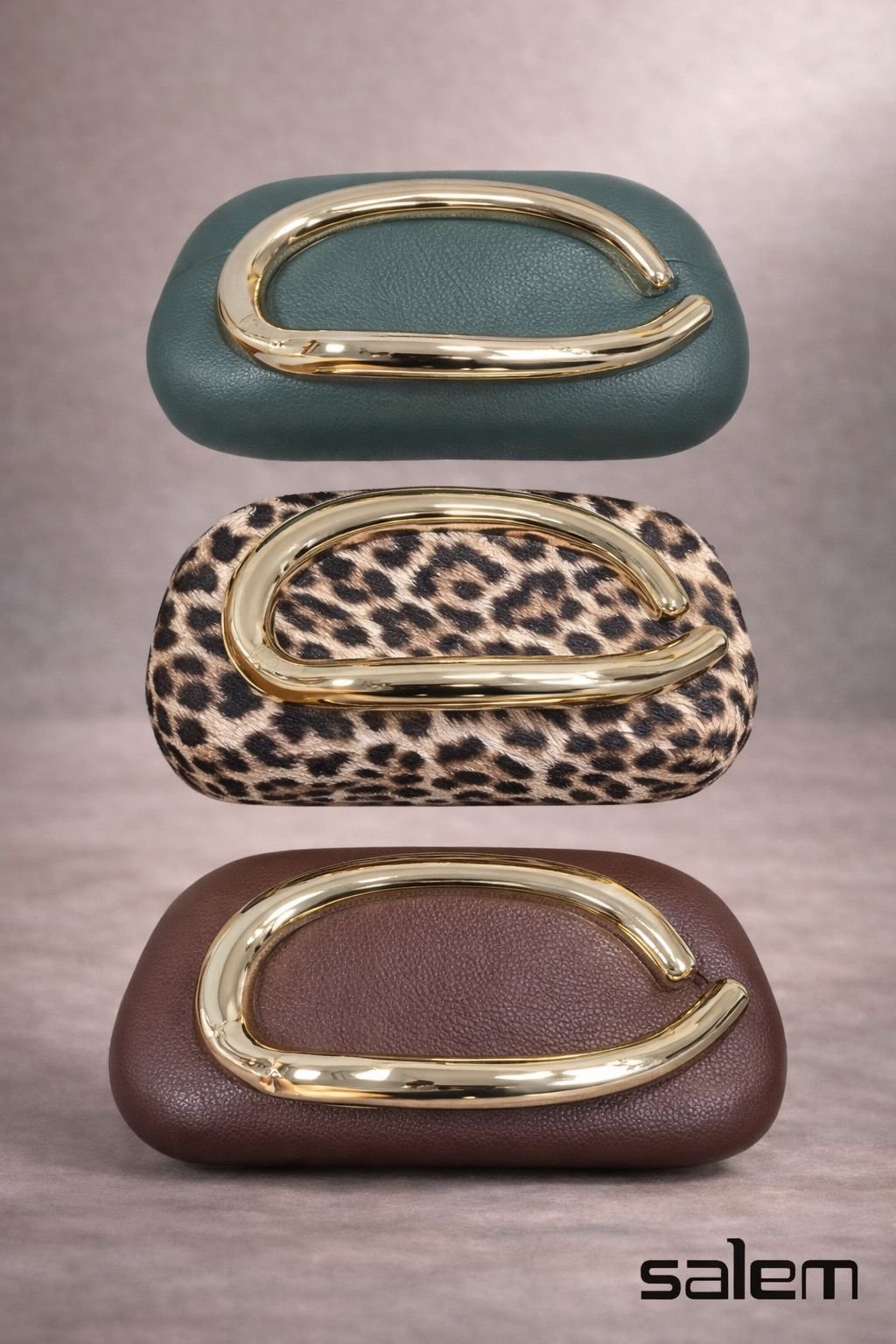 Clutch couro assimétrico - ref: E002 - R$ 349,90 em 6x de R$ 58,32  