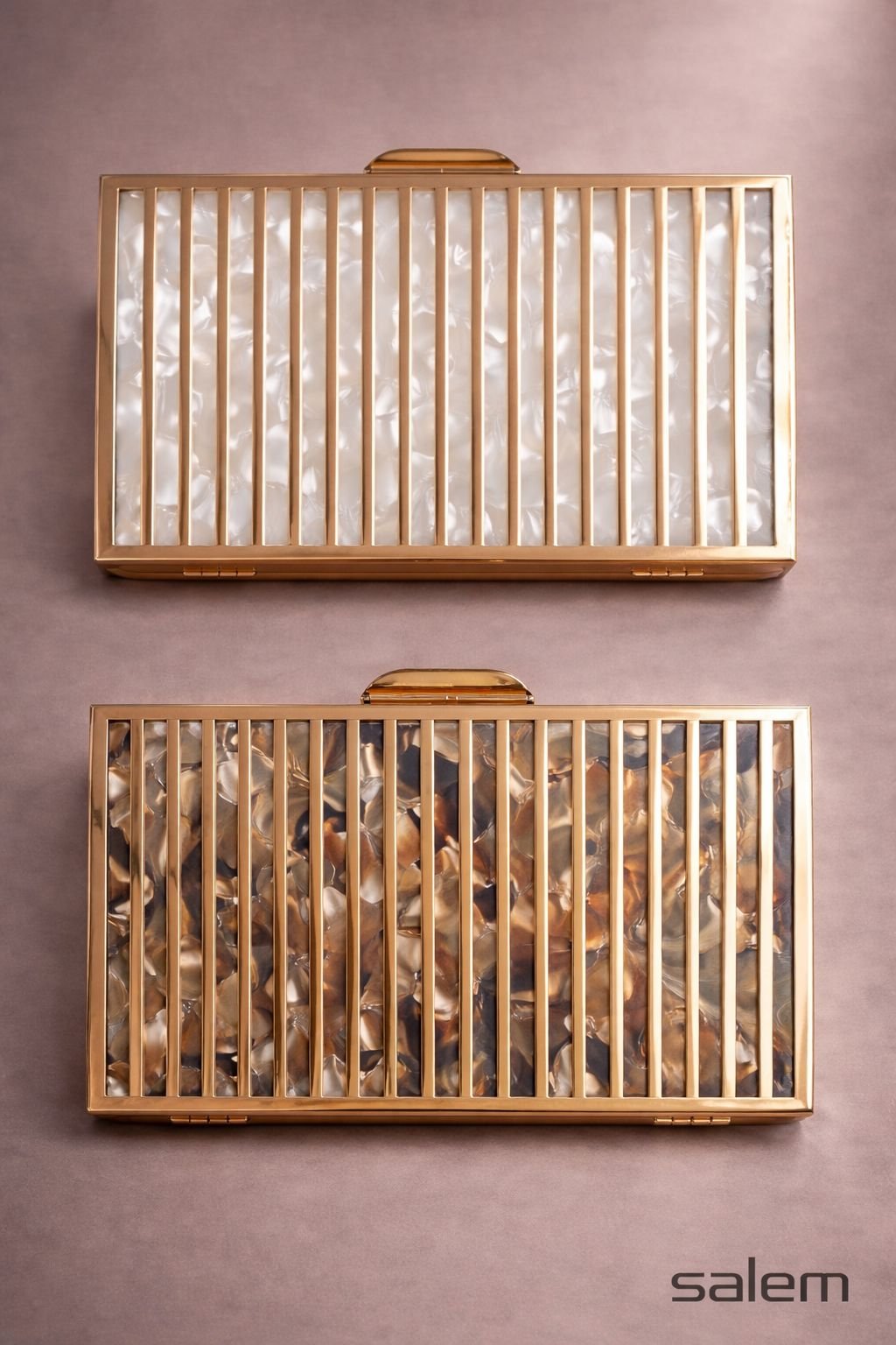 Clutch marmorizado com metal - ref: Y52 - R$ 429,90 em 6x de R$ 71,65