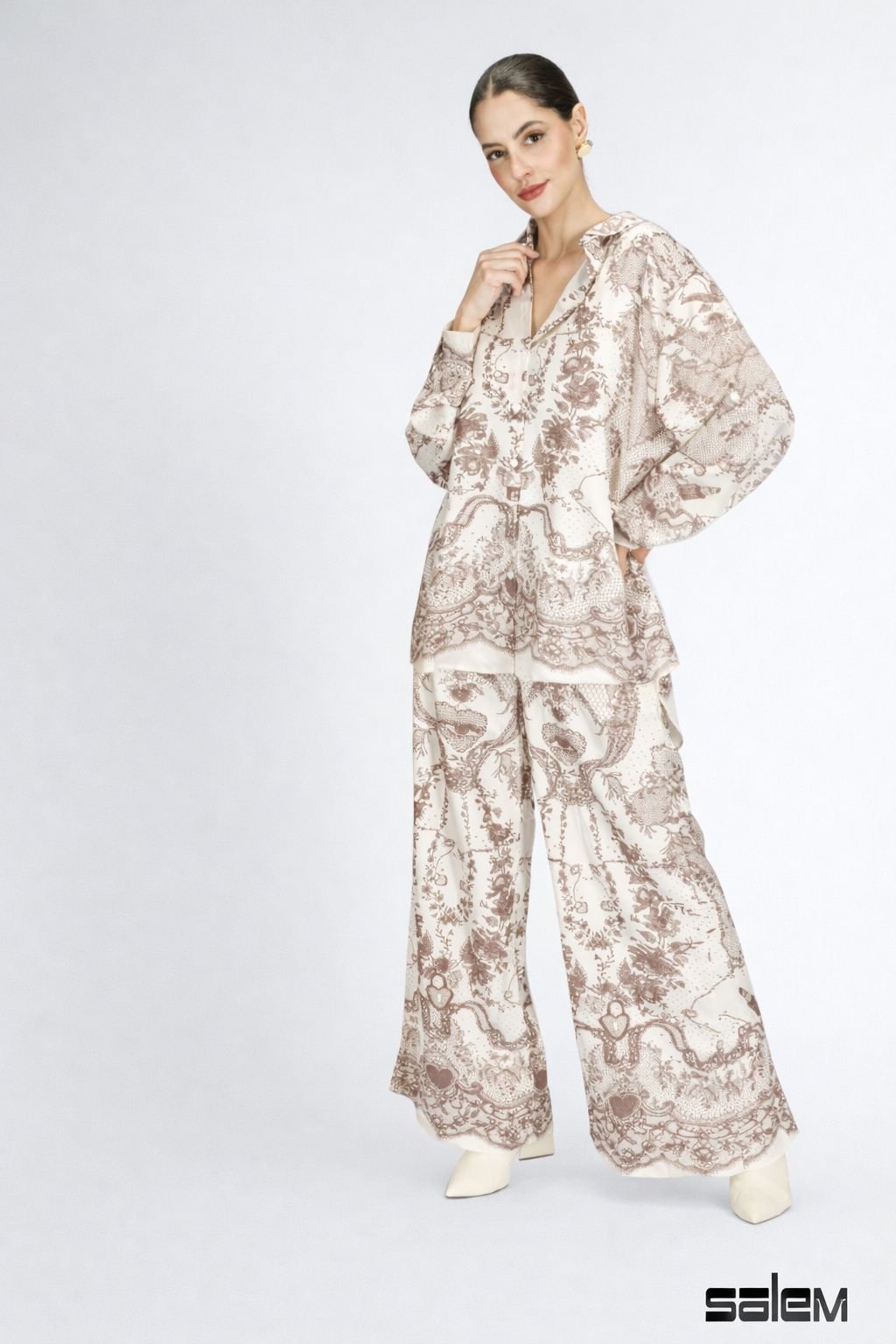 Conjunto calça seda estampada - ref: 3882 - R$ 1.279,90 em 6x de R$ 213,31