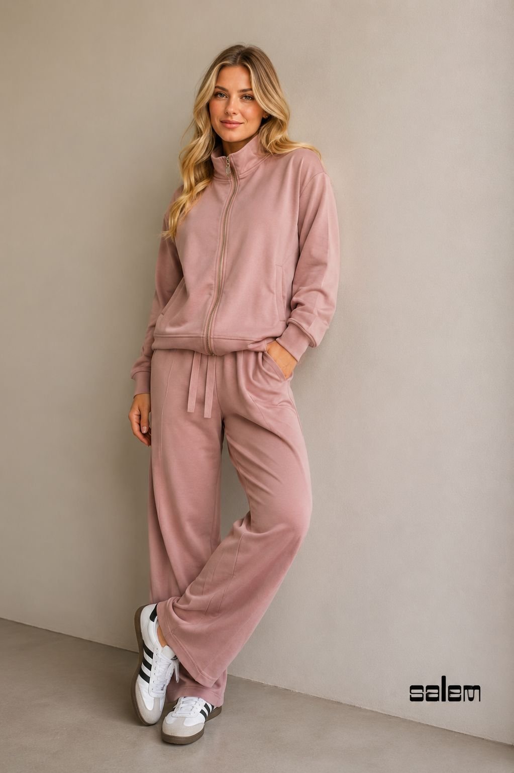 Conjunto moletom calça com blusa - ref: 26251 - R$ 449,90 em 6x de R$ 74,98
