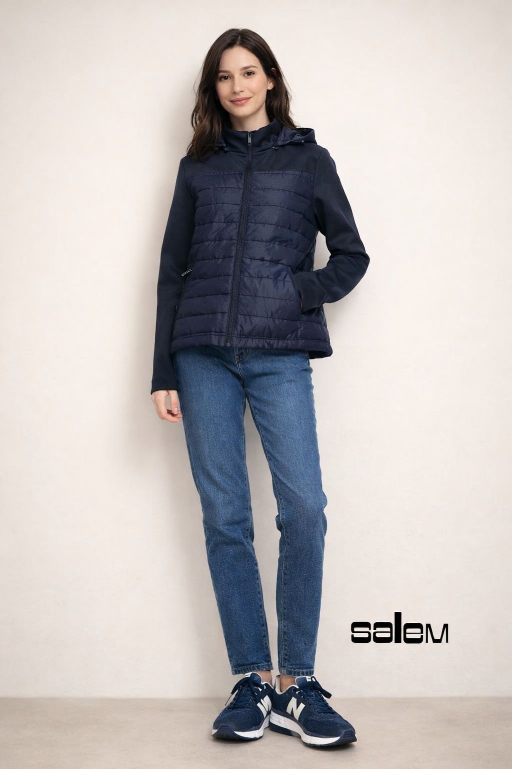 Jaqueta nylon com capuz - ref: 620323 - R$ 359,90 em 6x de R$ 59,98