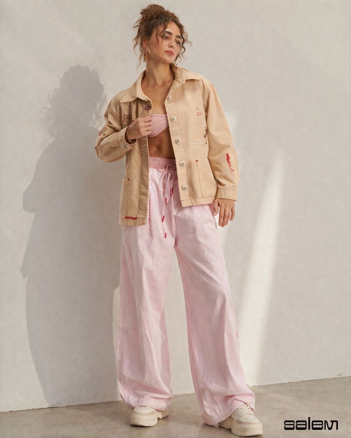 Jaqueta sarja bordada - ref: 540447 - R$ 1.259,90 em 6x de R$ 209,98