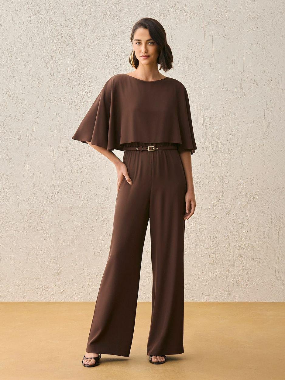 Macacão crepe com capa e cinto - ref: MC260023 - R$ 549,90 em 6x de R$ 91,65