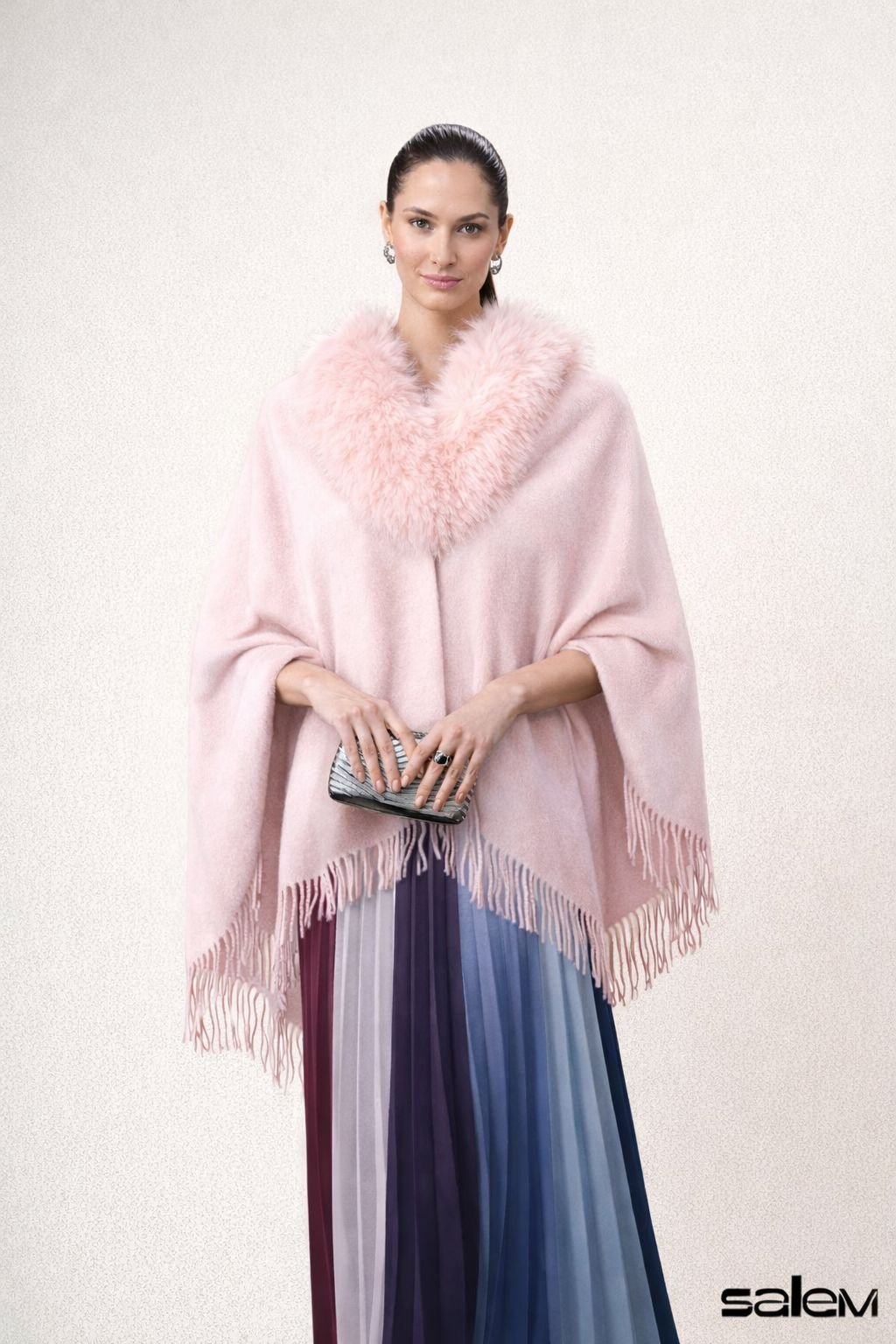 Pashmina gola pele - ref: B100 - R$ 499,90 em 6x de R$ 83,32