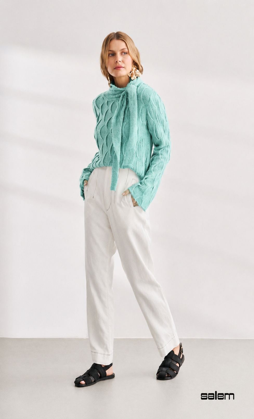 Tricot com textura detalhe manta - ref: 1013823 - R$ 529,90 em 6x de R$ 88,32