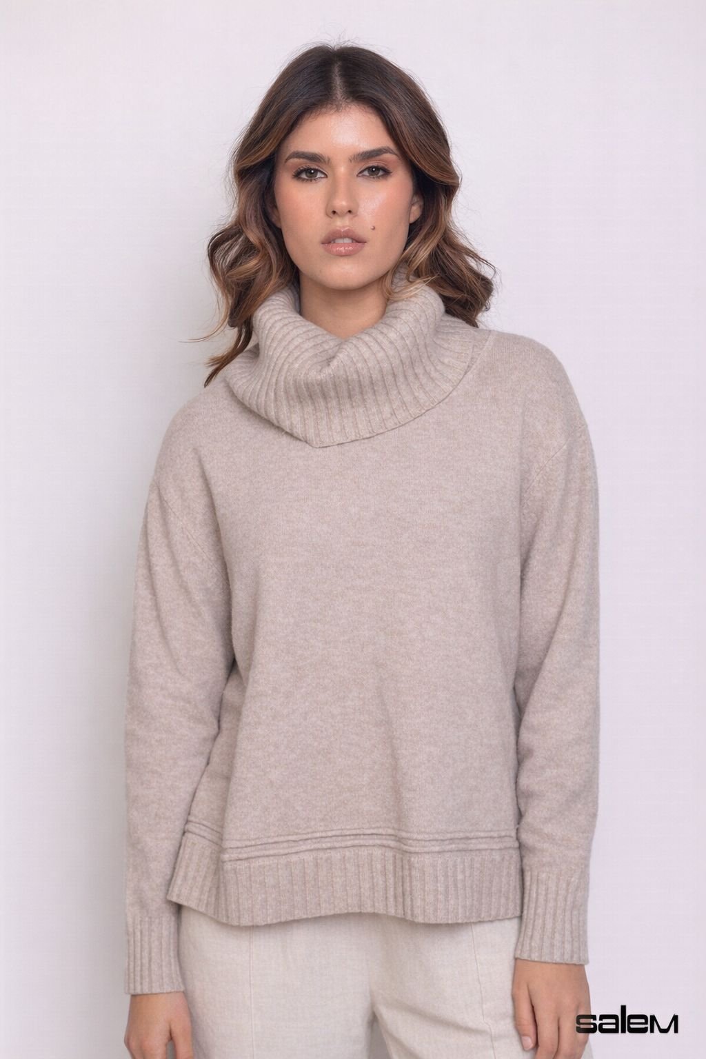 Tricot gola alta - ref: 86641 - R$ 239,90 em 6x de R$ 39,98