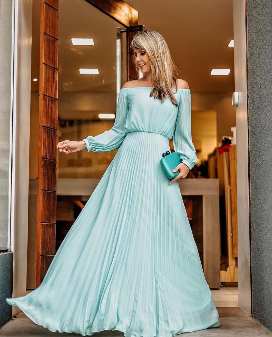 Vestido chiffon ombro um ombro com plisse - ref: X202208 - R$ 879,90 em 6x de R$ 146,65