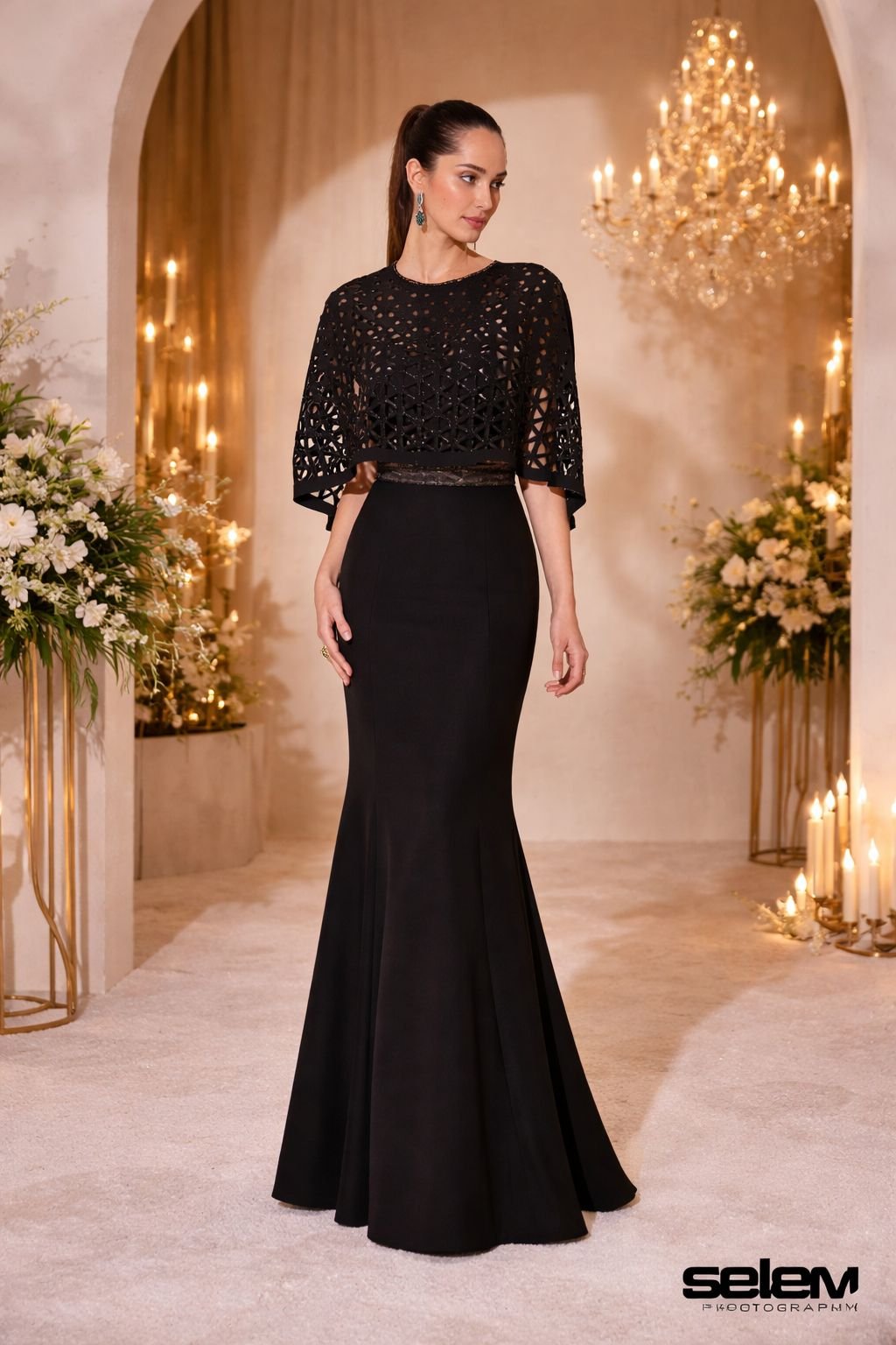 Vestido malha com capa lasie - ref:Z628.405 - R$ 2.799,90 em 6x de R$ 466,65