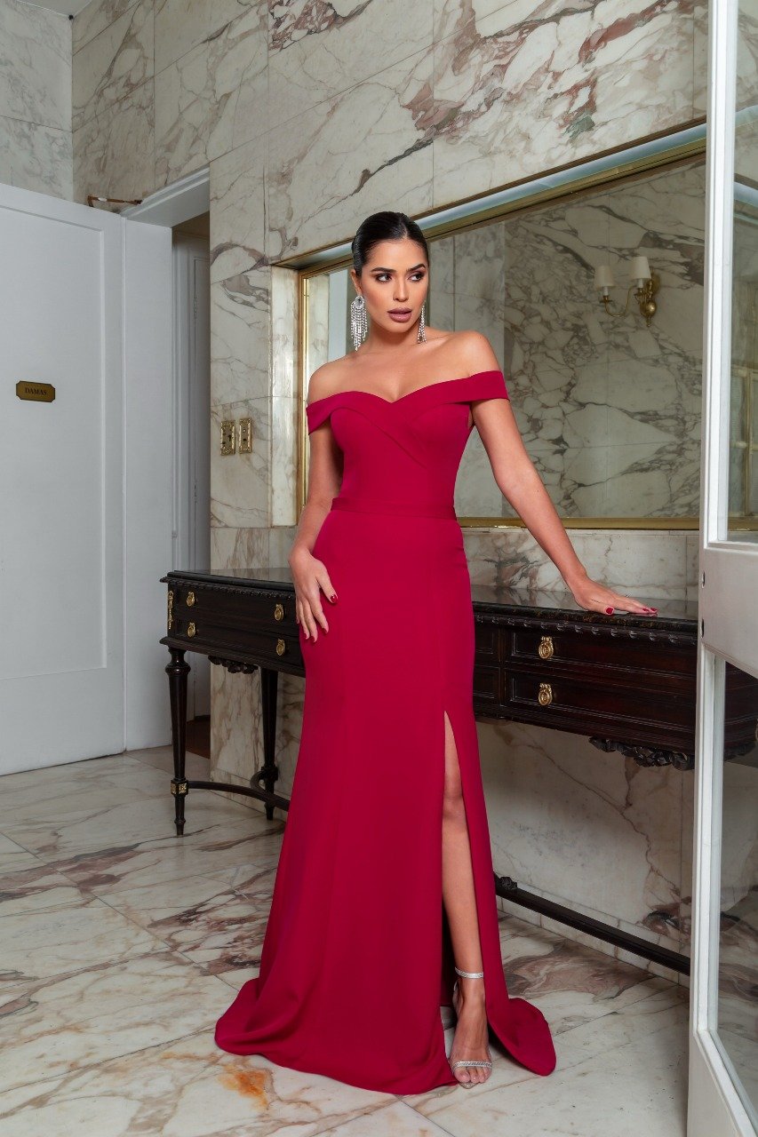 Vestido malha decote princesa - ref: 5728 - R$ 899,90 em 6x de R$ 149,98