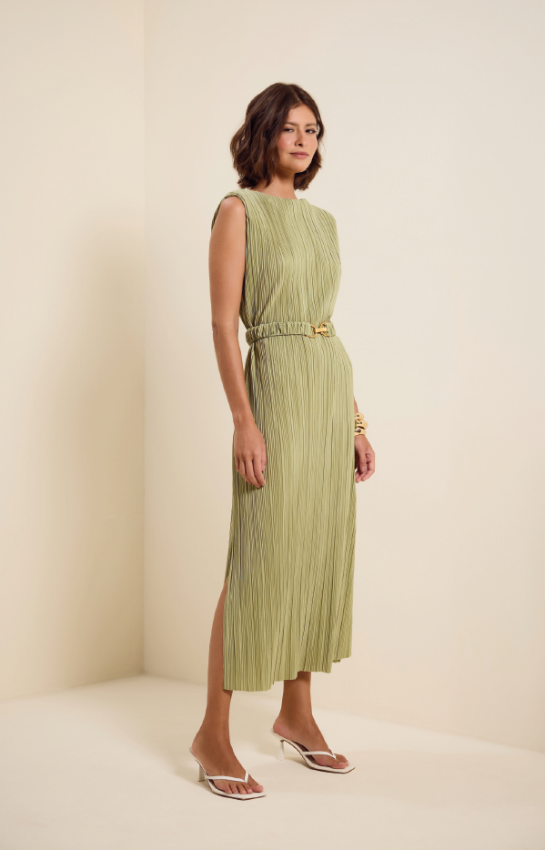 Vestido midi malha plissada com cinto - ref: 73001335 - R$ 759,90 em 6x de R$ 126,65