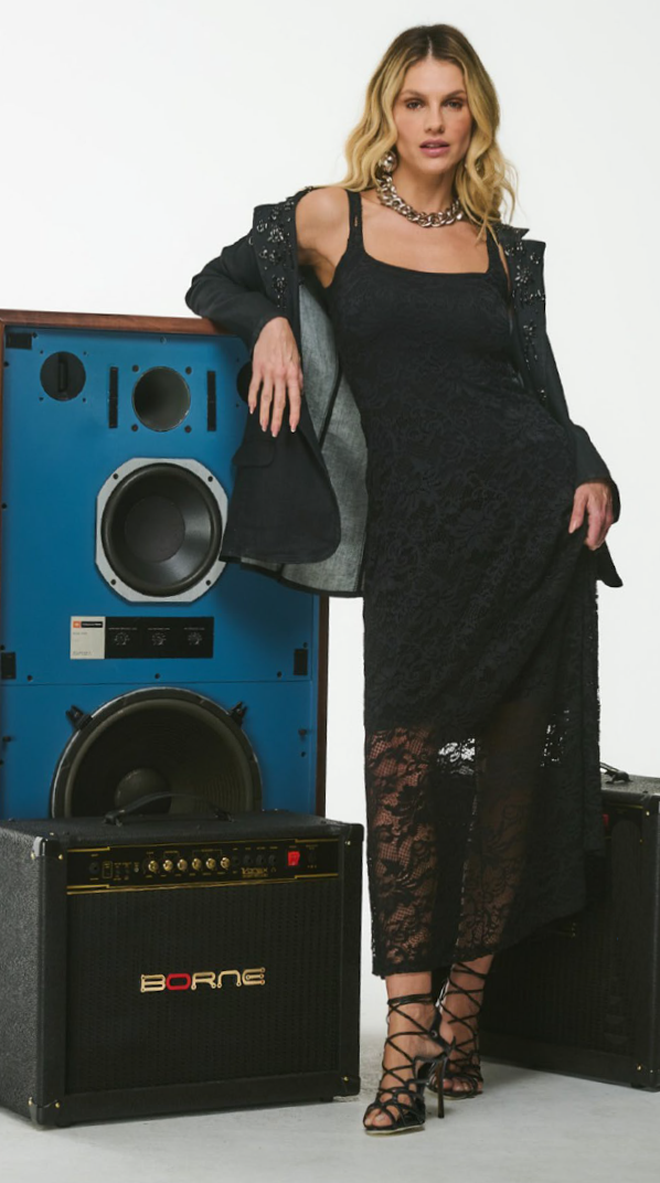 Vestido midi renda com anágua - ref: 35132072 - R$ 449,90 em 6x de R$ 74,98