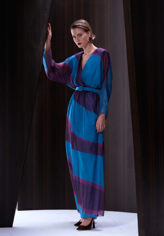 Vestido Seda Listras Com Cinto Alphorria - Ref 199452 - R$ 1.999,90  