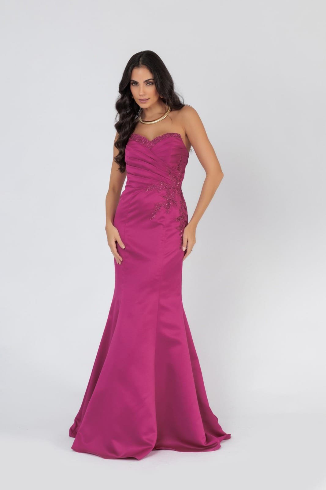 Vestido tafetá drapeado com bordado - ref: BK203176 - R$ 1.799,90 em 6x de R$ 299,98