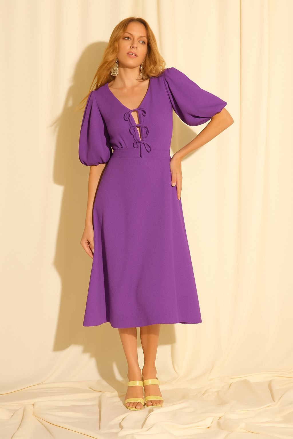 Vestido viscose midi com laço - ref: 226045 - R$ 449,90 em 6x de R$ 74,98