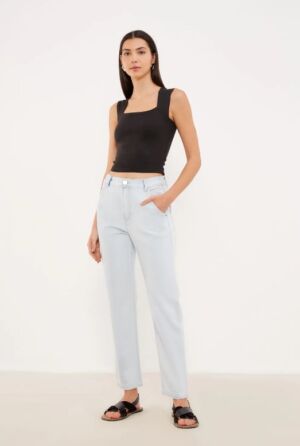 Calça jeans reta - ref: 01041732 - R$ 499,90 em 6x de R$ 83,32